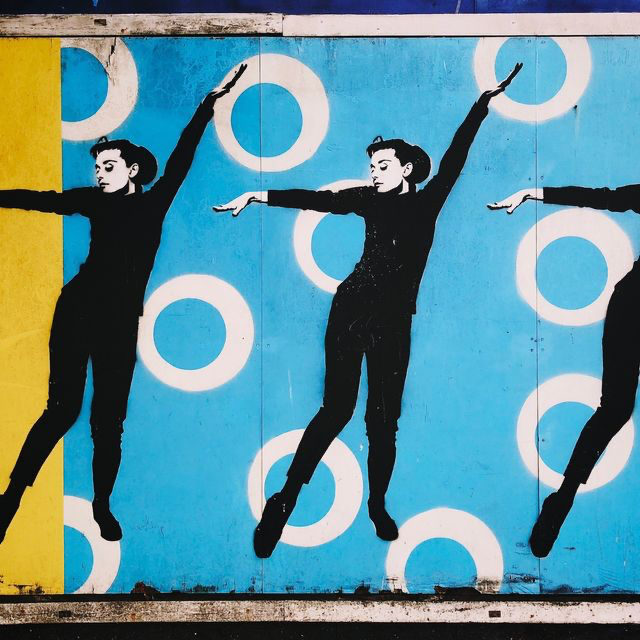 Image of a who resembles Audrey Hepburn in Funny Girl