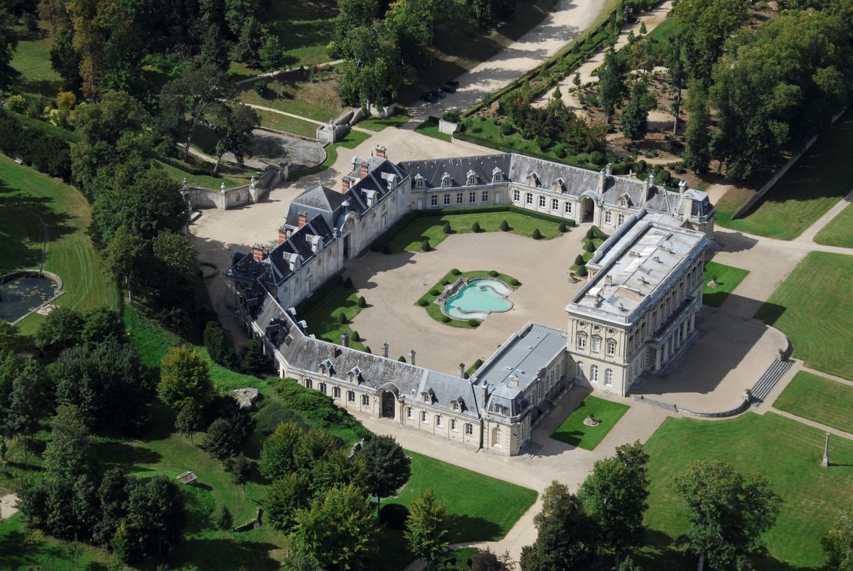 Photo-aérienne-Château-de-Bizy-Vernon