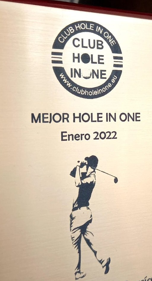 hole in one. pitch putt golf