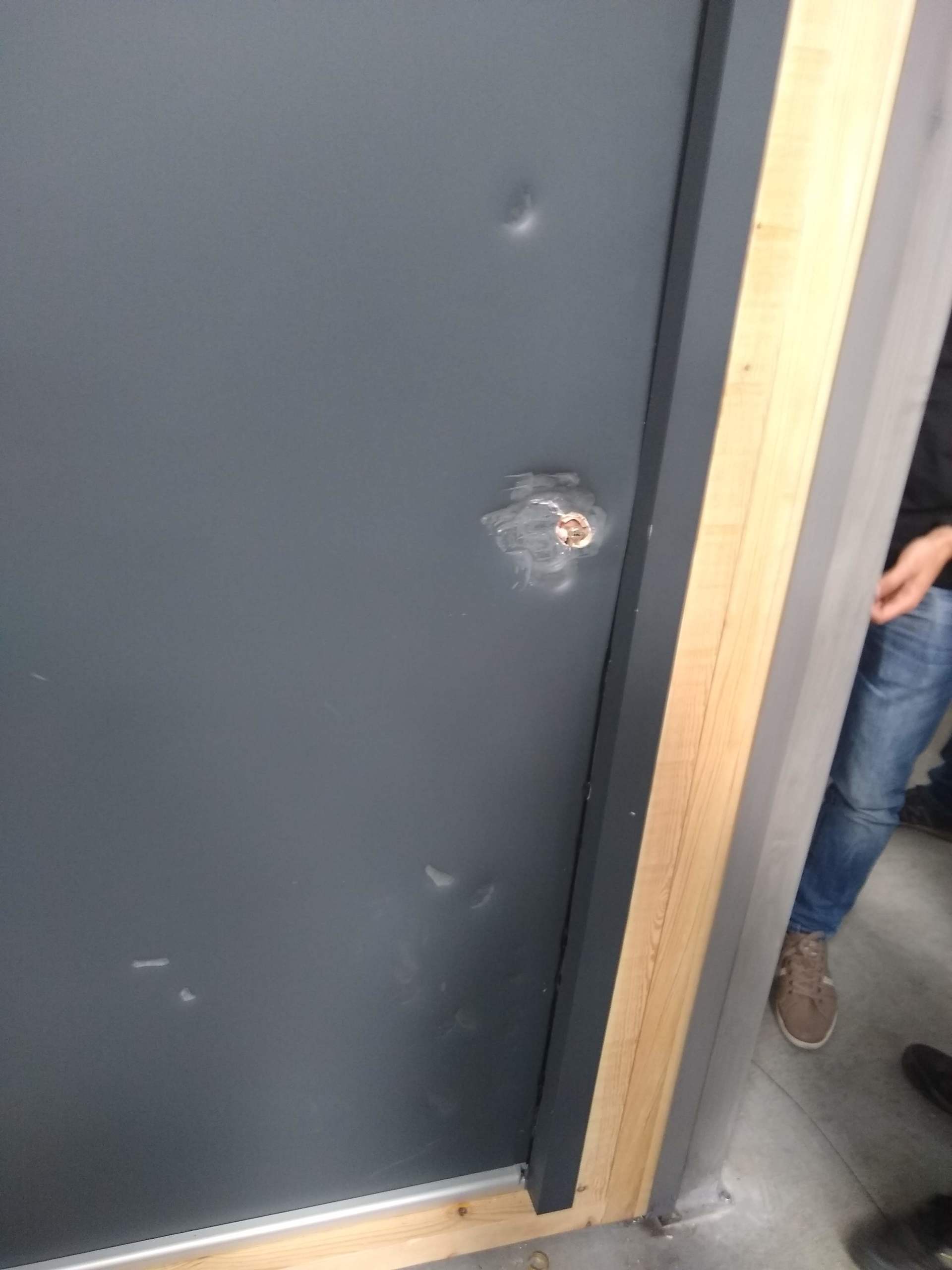 Puerta de aluminio de seguridad