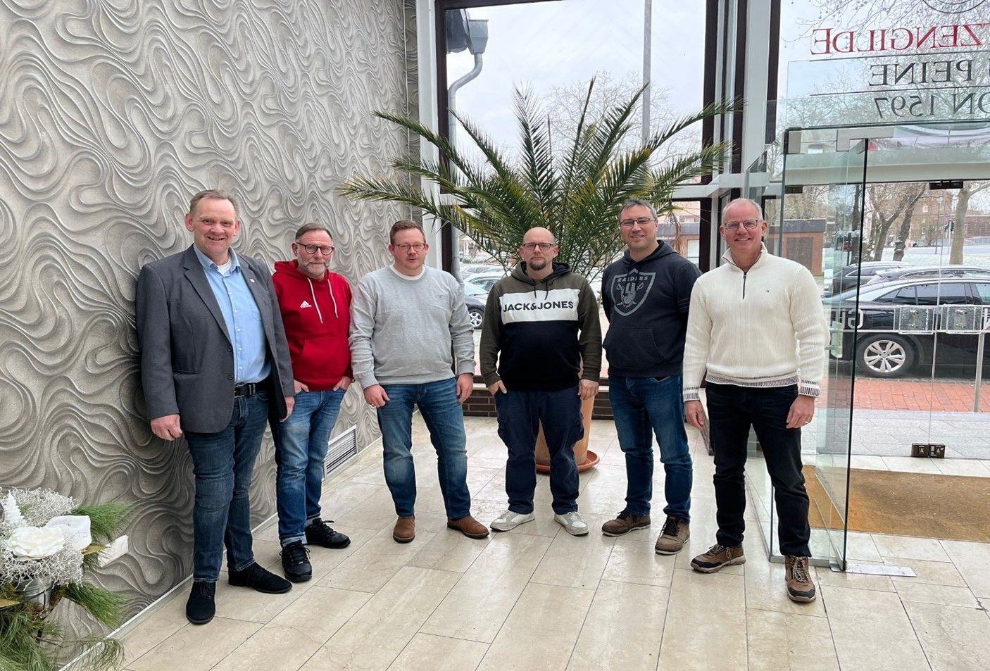 v.l. Hauptmann Stefan Eßmann ( NBC ) Peter Jauernig ( NBC ) Jürgen Danert ( NBC ) Sebastian Gremmel ( PWV ) Dennis Heller ( BJC ) Carsten Bührig ( VJP ) v.l. Hauptmann Stefan Eßmann ( NBC ) Peter Jauernig ( NBC ) Jürgen Danert ( NBC ) Sebastian Gremmel ( PWV ) Dennis Heller ( BJC ) Carsten Bührig ( VJP )