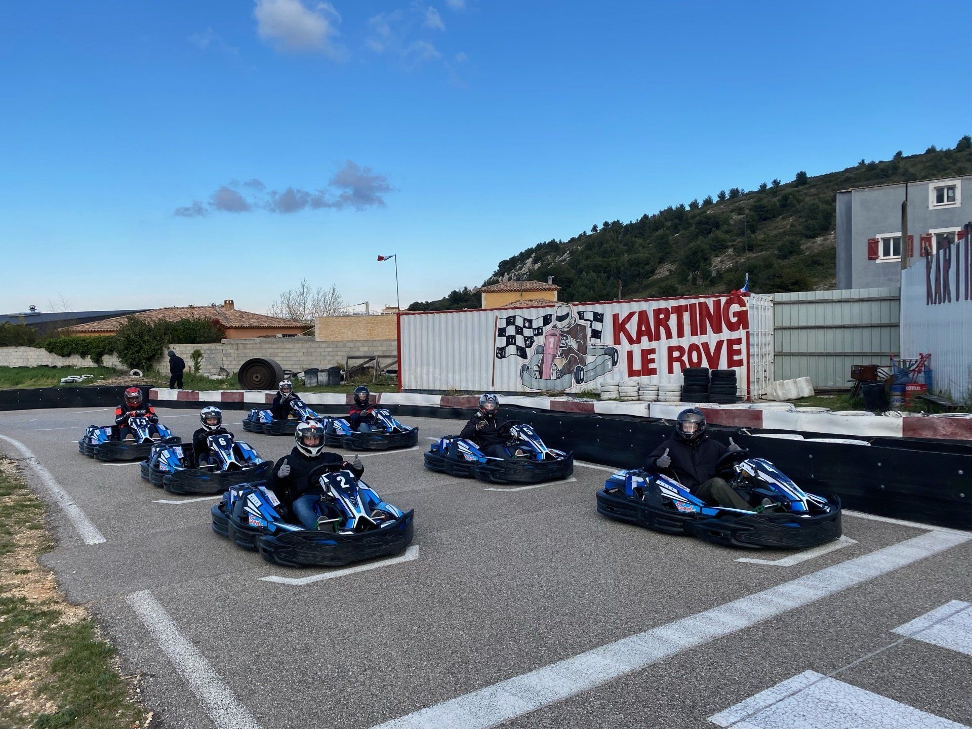 Réservé au 06.71.10.42.74 karting le rove Hôtel 3 étoiles Hacienda