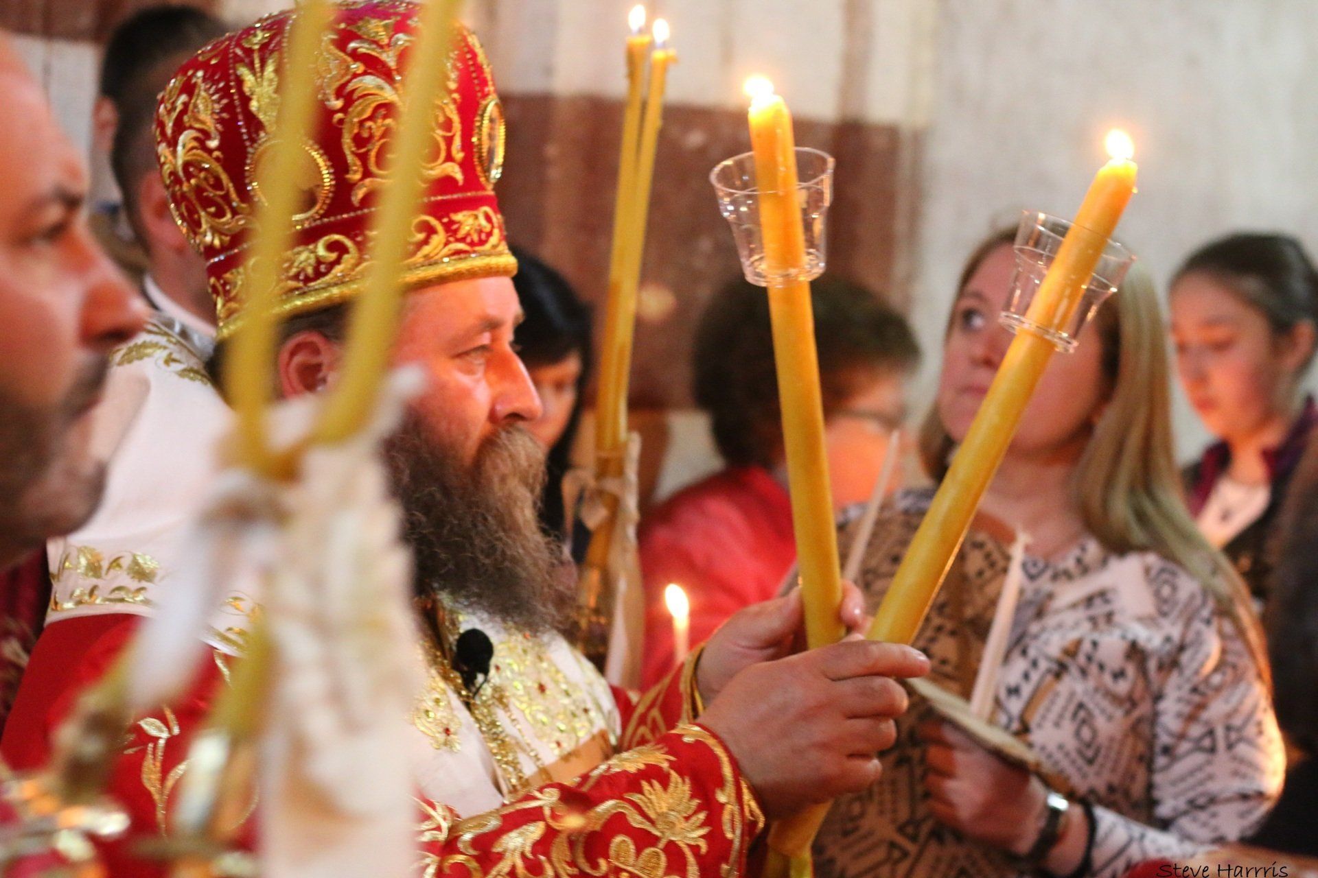 blog agence voyage organise roumanie messe eglise orthodoxe pretre paques