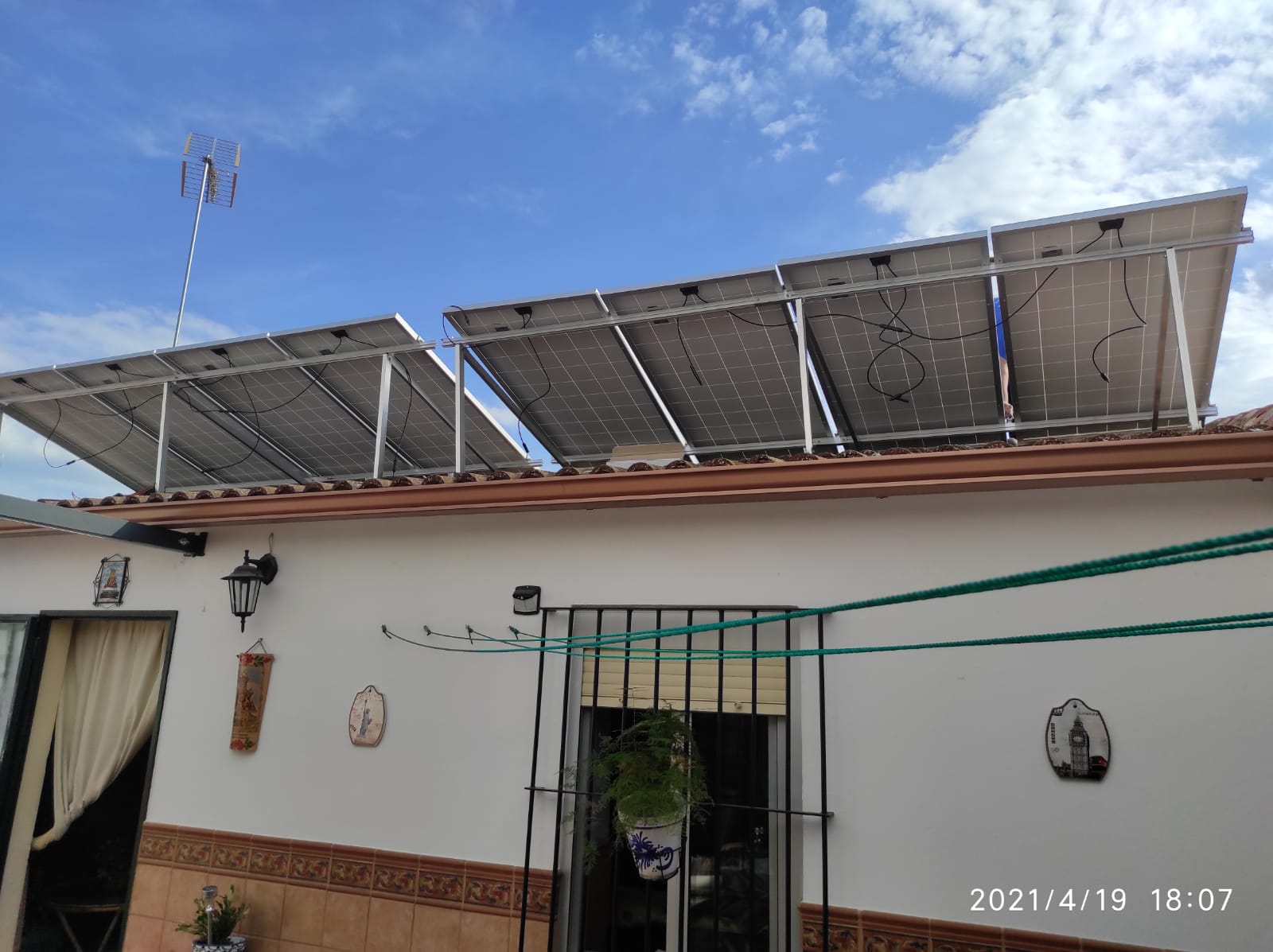 Instalacion de placas solares 2.5 KW