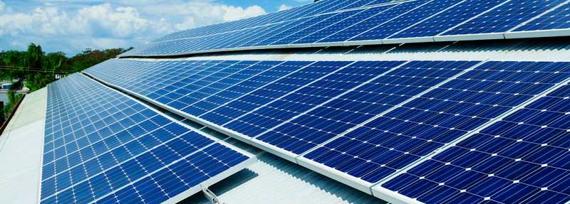 Autoconsumo solar y placas y paneles solares, energía solar y renovable. fotovoltaica, autoconsumo industrial,