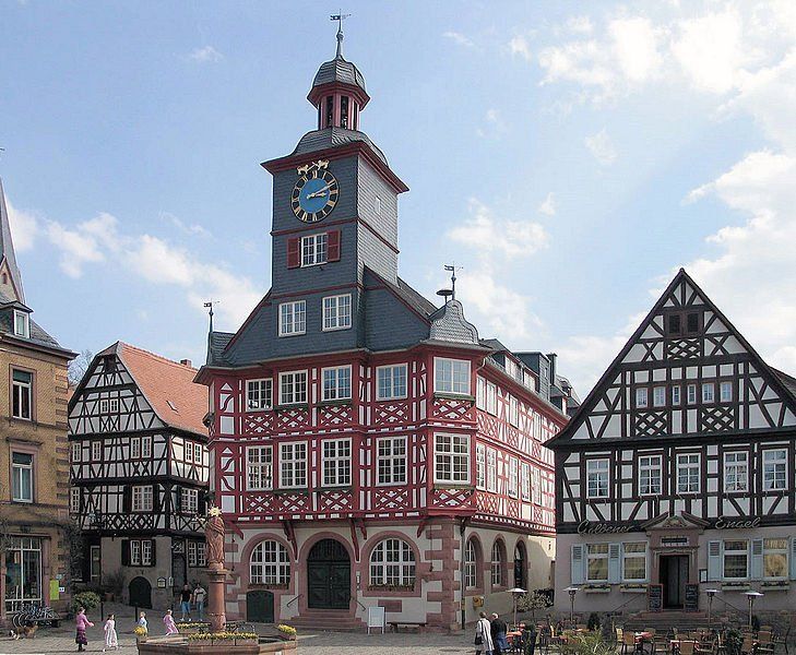 Rathaus und Marktplatz Heppenheim, Fotograf: Luidger, für weitere Details siehe Impressum Foto Rathaus und Marktplatz Heppenheim