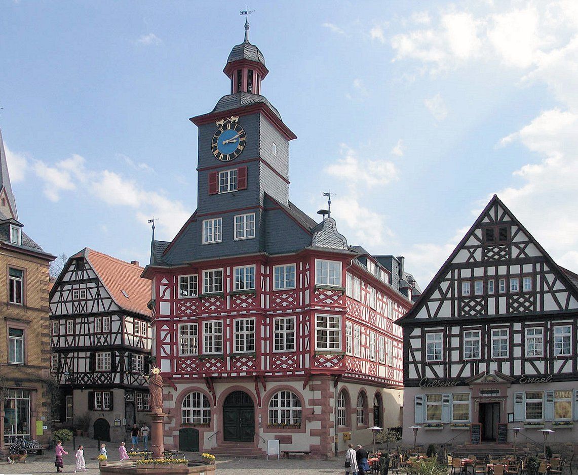 Rathaus und Marktplatz Heppenheim, Fotograf: Luidger, für weitere Details siehe Impressum Foto Rathaus und Marktplatz Heppenheim
