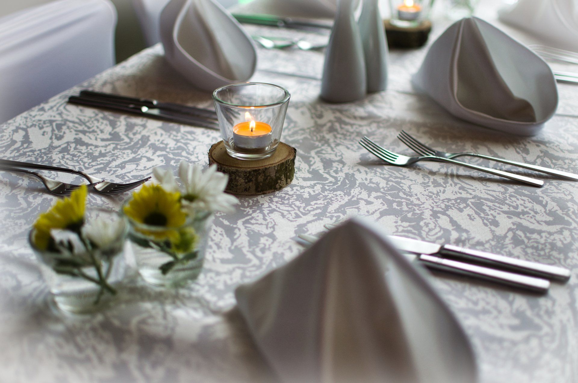 Festlich gedeckter Tisch Hochzeit Gasthof Altmann