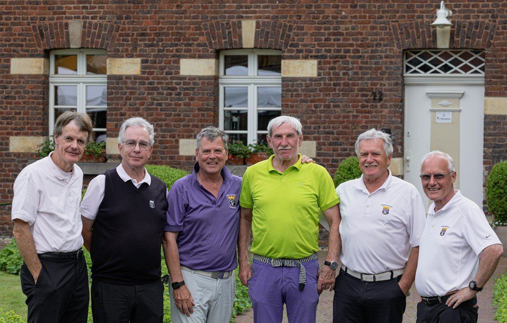 AK 65 Mannschaft 2. Spieltag (von links W. Müller, Uli Henrichs, E. Galinnis, J. Kierdorf, K. Seifert, D. Knottenberg)