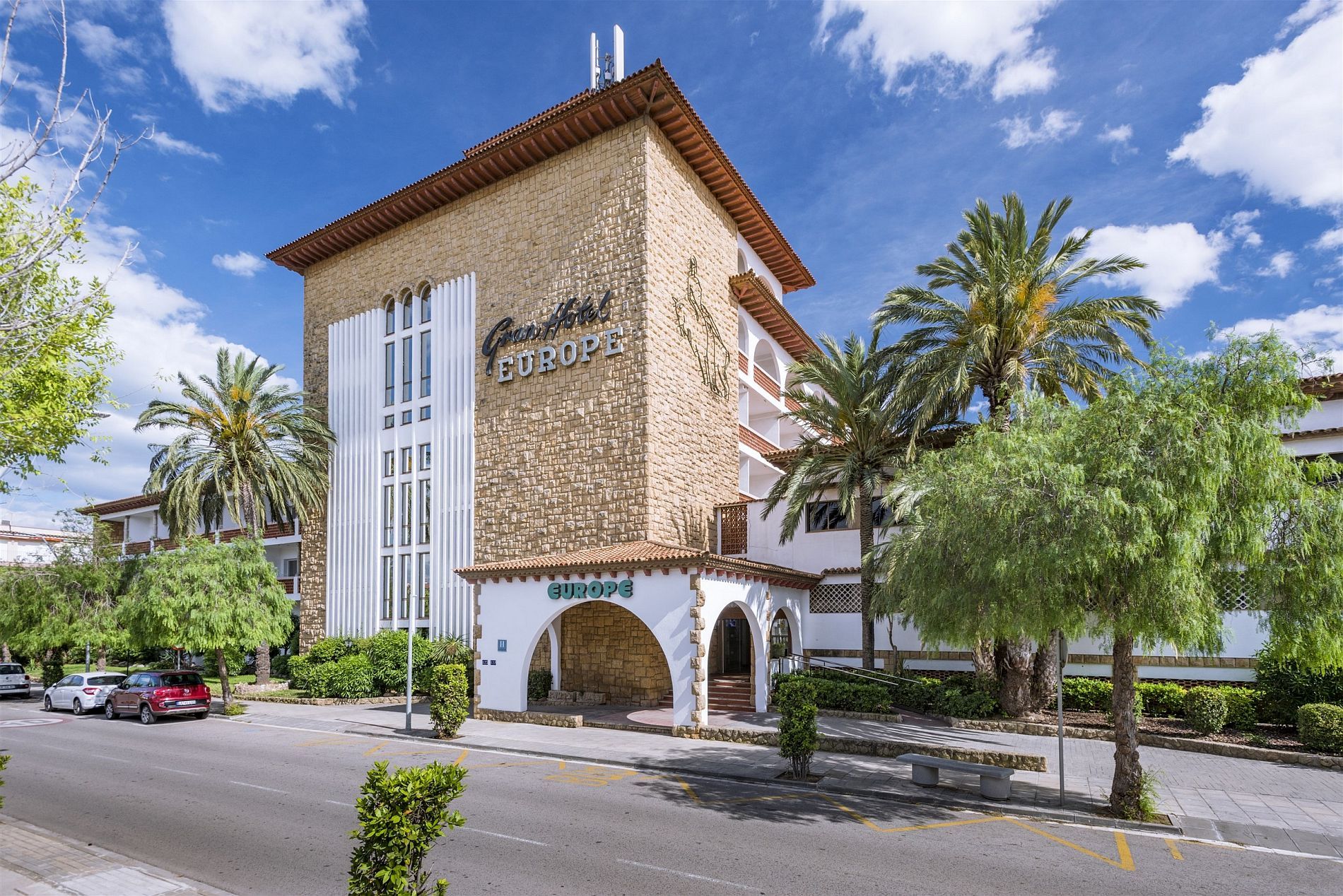 Hotel 4R Gran Euroe günstig buchen bei PP Busreisen.