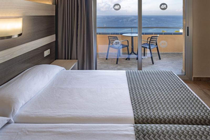 Hotel 4R Playa Park in Salou günstig buchen bei PP Busreisen