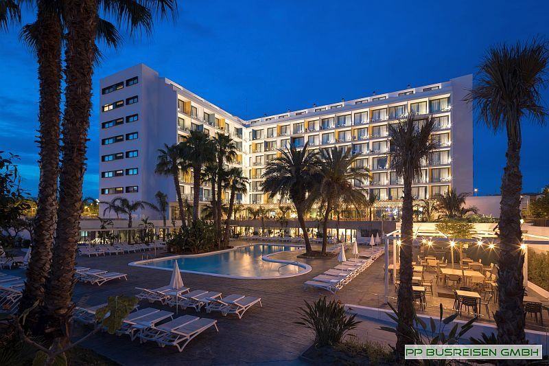 Hotel Silhouette in Malgrat de Mar Nur für Erwachsene bei PP Busreisen