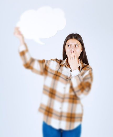 Impulsvortrag: MachtwortMacht Worte sind mehr als Buchstabensuppe, denn Worte sind Handlungen, die sich an Menschen vergreifen oder ihr Herz ergreifen können. Ich möchte dir aufzeigen, wie sich die Worte und deren Gebrauch in unserer Gesellschaft verändert haben und dir verdeutlichen, was eine unbewusste Wortwahl implementieren kann. Ich will dir neue Impulse geben, die Wahl der richtigen