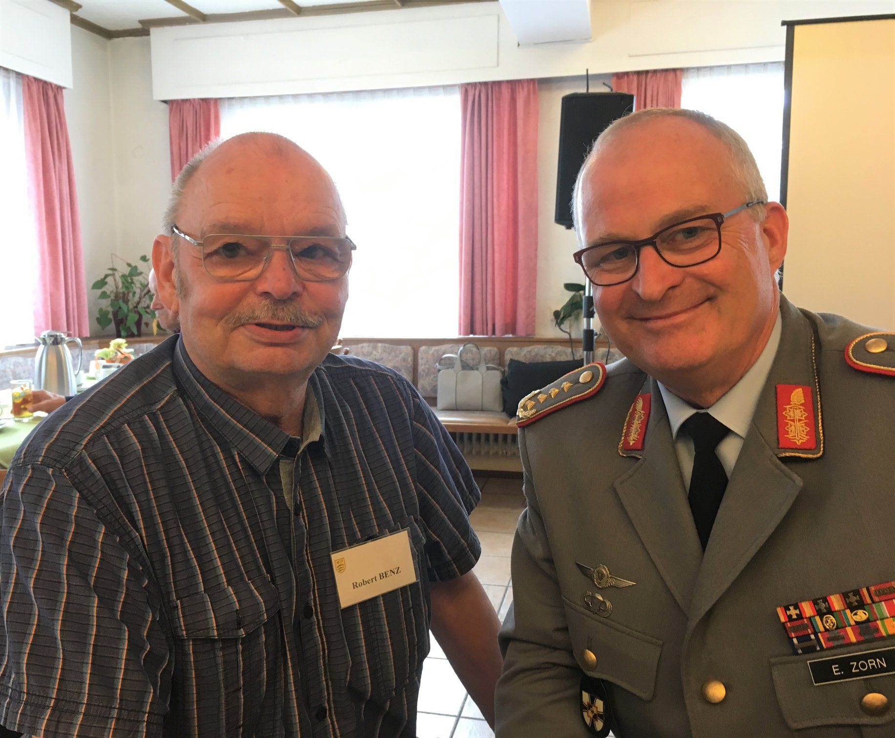 Robert Benz im Gespräch mit dem Generalinspekteur