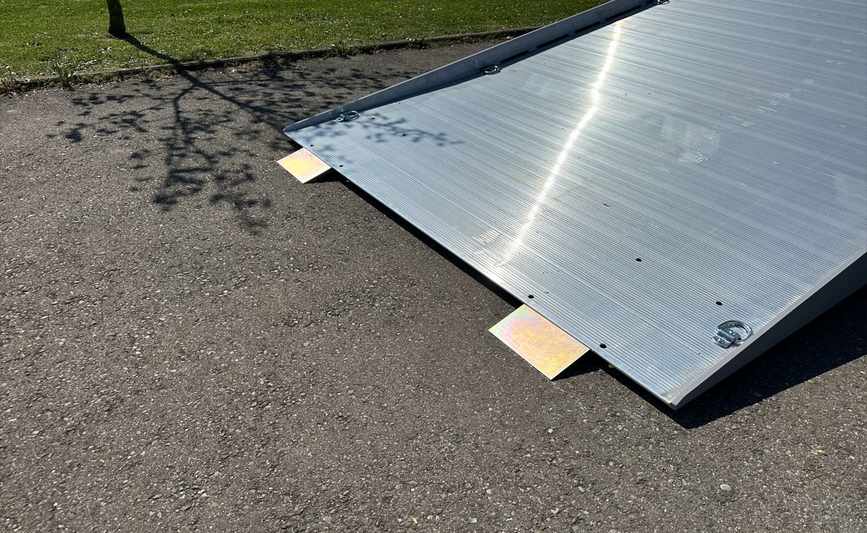 Verladeroller Tow-Away für Verschiebeplateaus und Festplateaus blockierte Parkbremsen Transport von Elektrofahrzeugen