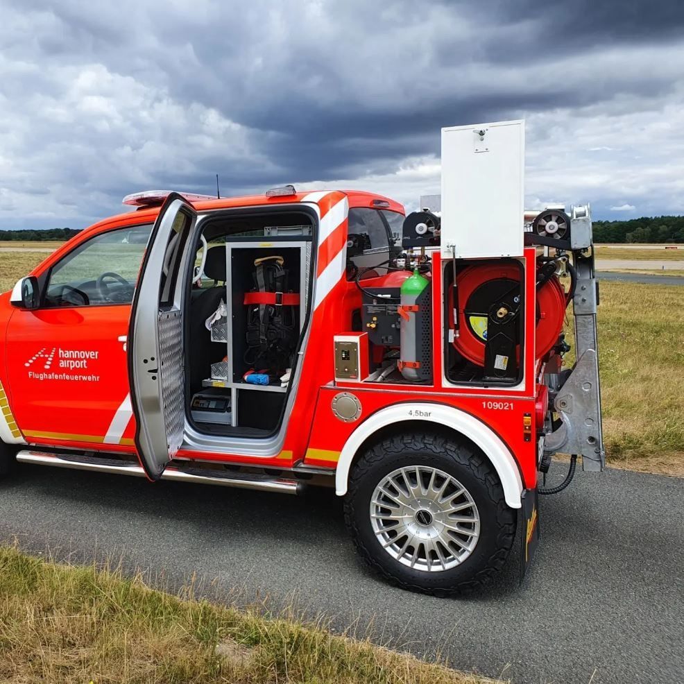 Volkswagen Amarok Hubbrillenfahrzeug Tiefgaragenbergefahrzeug Ausführung TBF-W