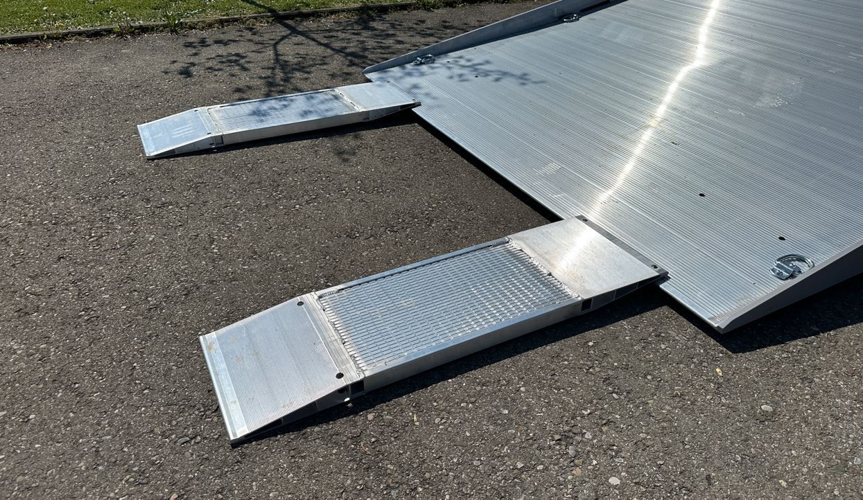 Verladeroller Tow-Away für Verschiebeplateaus und Festplateaus blockierte Parkbremsen Transport von Elektrofahrzeugen