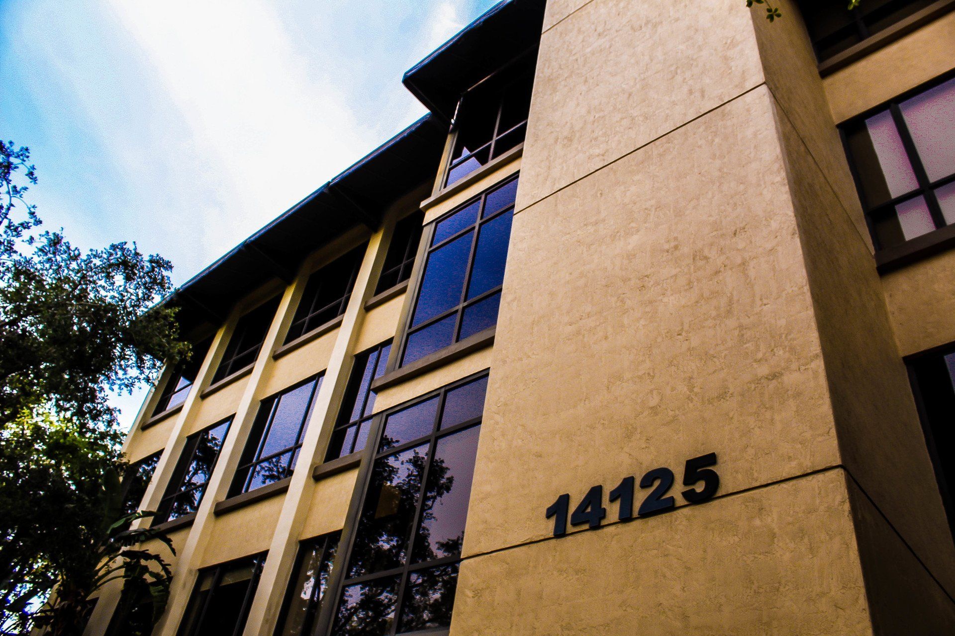 Oaks Plaza Profile