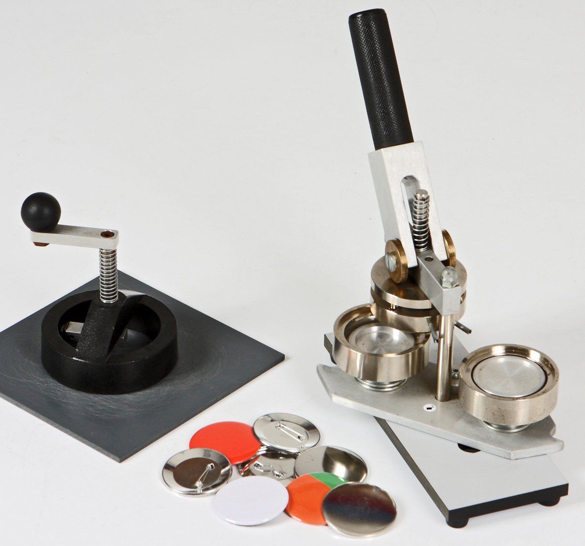 Buttonmaschine, Buttons