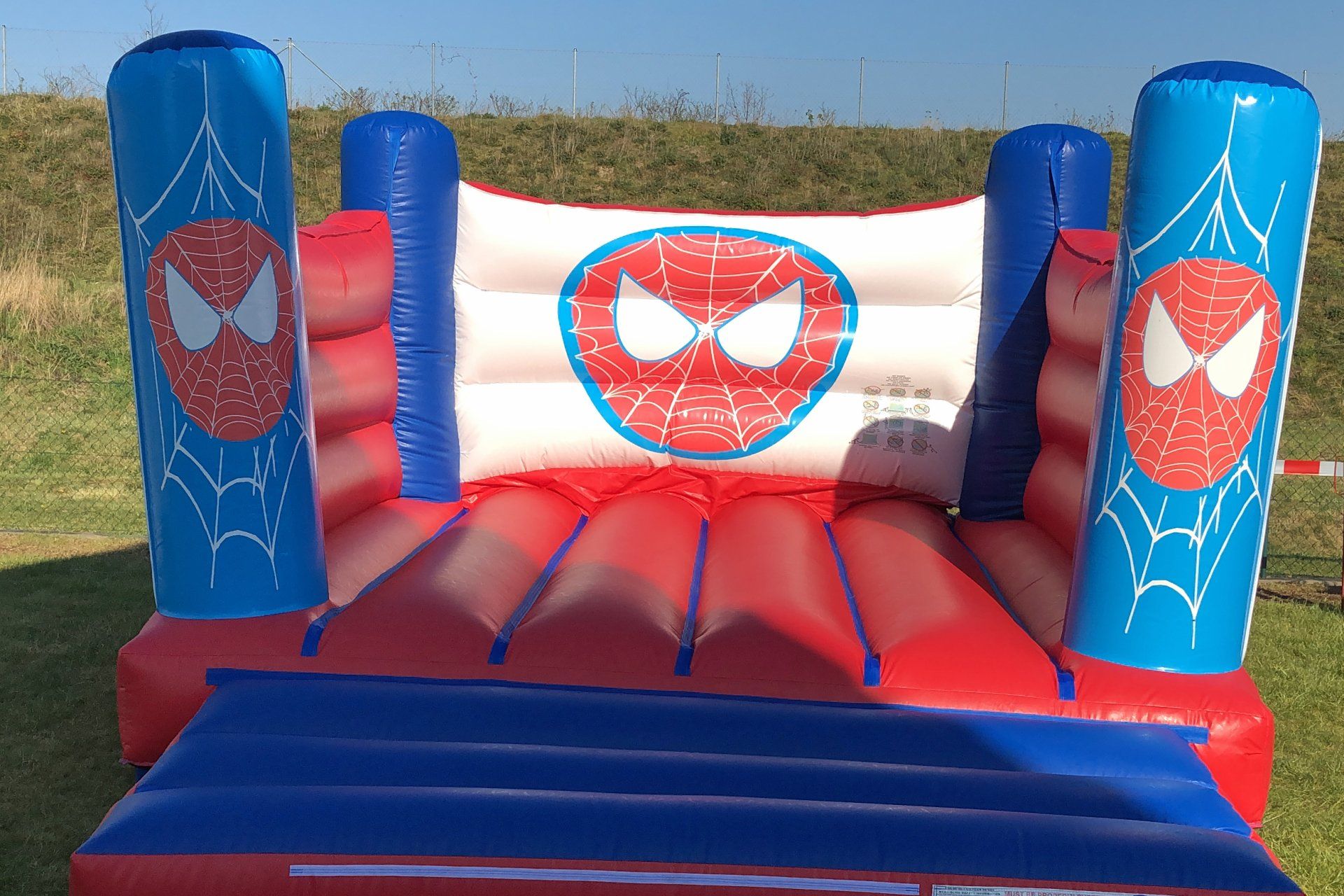 hüpfburg spiderman