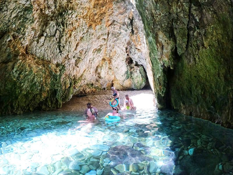 Meeresgrotte Ein Ziel für das Fastenwandern ... eine Meeresgrotte