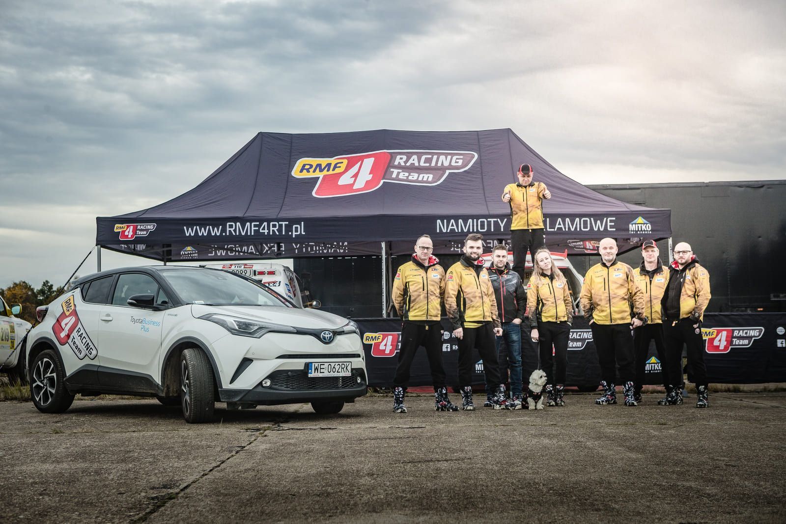 Unsere Auswahl umfasst hochwertige Faltzelte, Messezelte, Werbezelte und Faltpavillons.