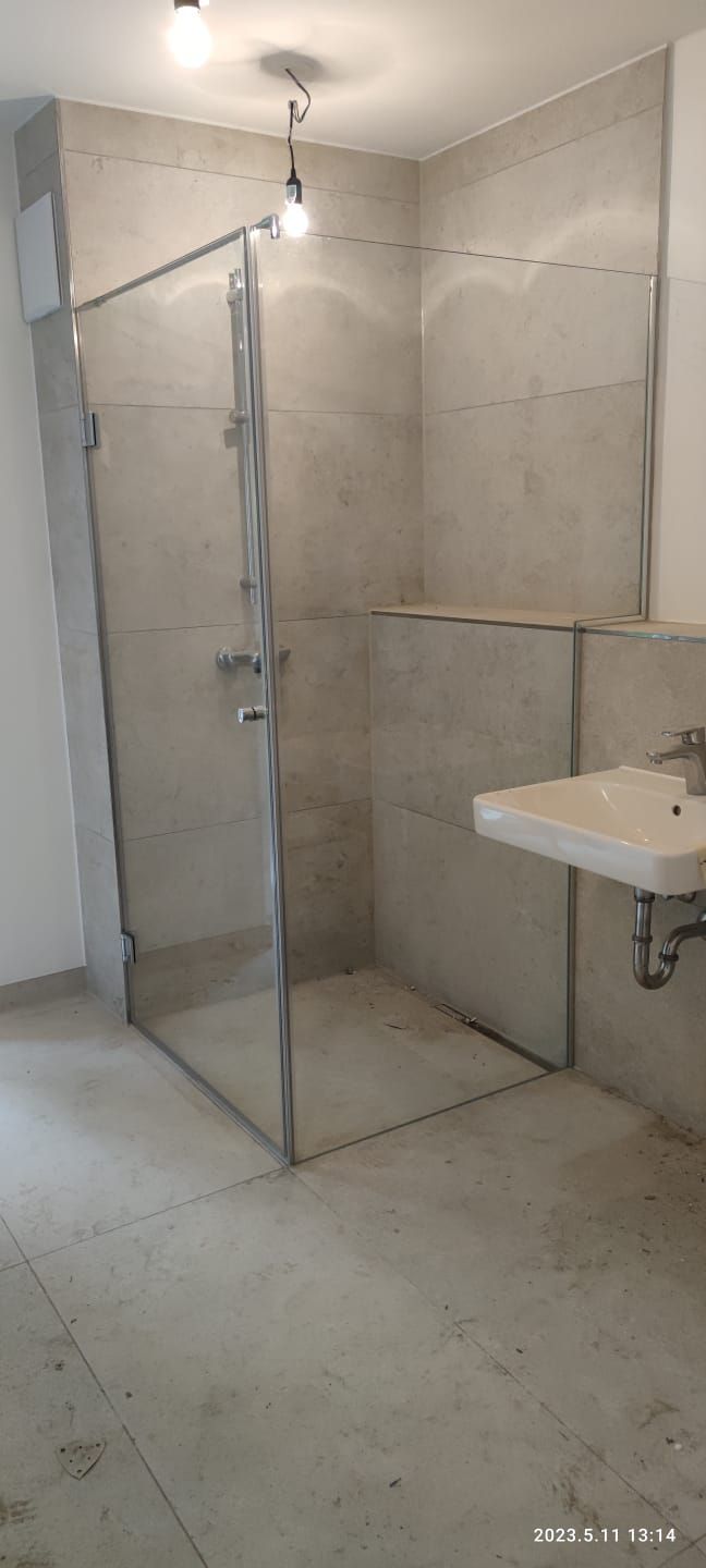 Eckdusche aus Glas nach Maß - www.meine-glas-dusche.de