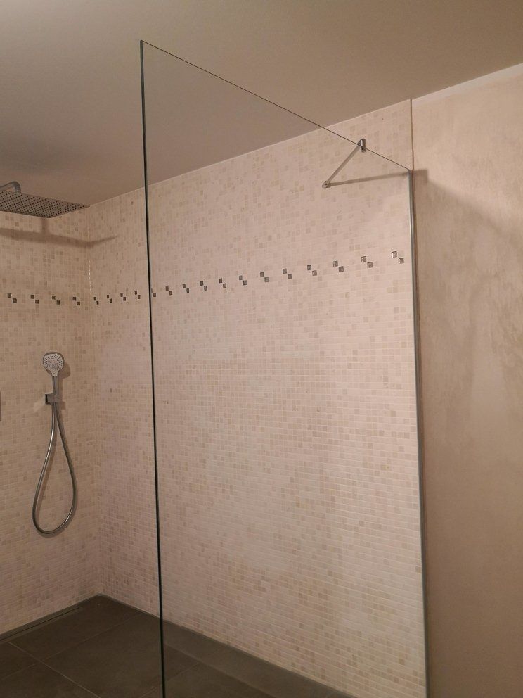 Walk-In-Duschanlage aus Glas nach Maß - www.meine-glas-dusche.de