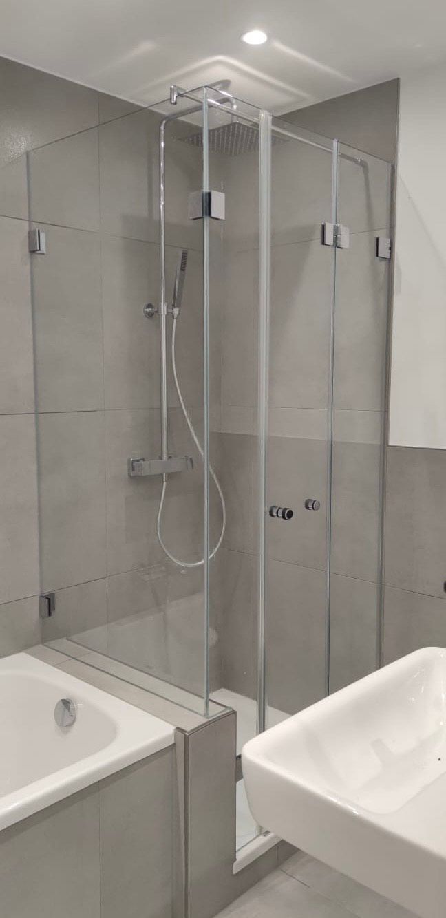 Eckdusche mehrteilig aus ESG 8 mm - MEINE GLAS DUSCHE