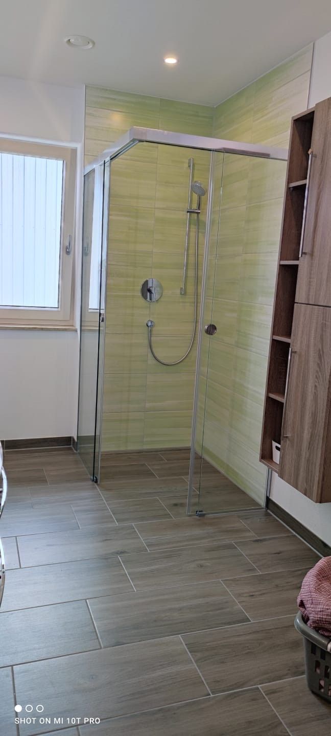 Eckdusche mit Schiebetüren und Eckeinstieg - MEINE GLAS DUSCHE