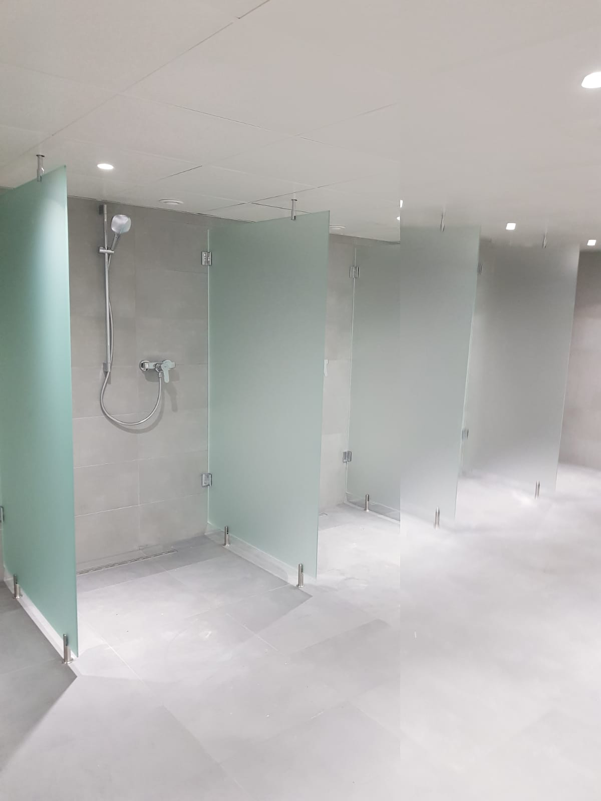 www.meine-glas-dusche.de - Walk-In-Duschtrennwand Satinato