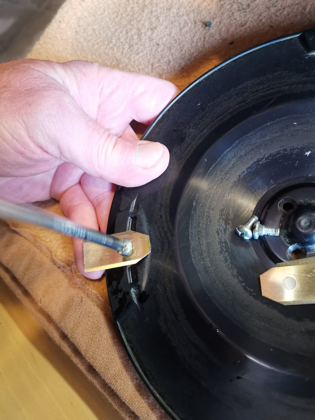 gn-RasenRoboter Messerteller Husqvarna Reparatur