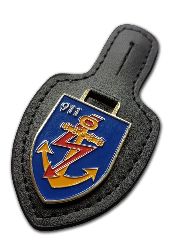 Brustanhänger, Verbandsabzeichen, Lederanhänger mit eigenem Wappen, Logo oder Motiv von der W. Schwemmlein GmbH für Bundeswehr, Polizei, Bundespolizei, Zoll, Feuerwehr, THW, Organisationen, Vereine oder Privat