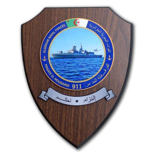 Kunststoffwappen mit UV-Versiegelung, Textschleifen oder Textbalken mit eigenem Wappen, Logo oder Motiv von der W. Schwemmlein GmbH für Bundeswehr, Polizei, Bundespolizei, Zoll, Organisationen, Vereine oder Privat.