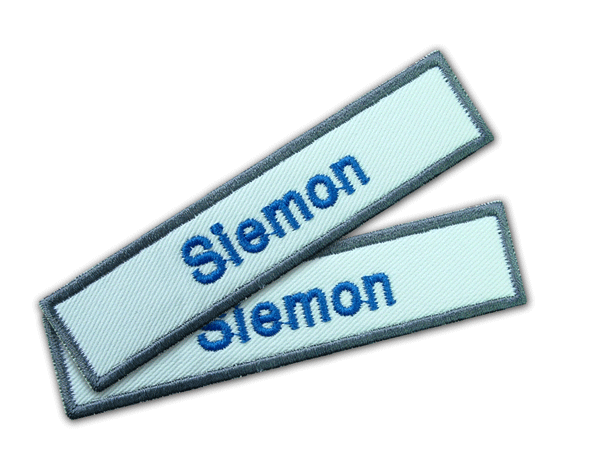Namensstreifen, Namensbänder für Firmen mit dem eigenen Firmenlogo gestickt von der Schwemmlein GmbH aus Bayreuth