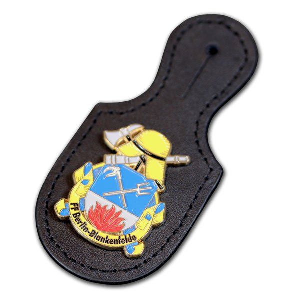 Brustanhänger, Verbandsabzeichen, Lederanhänger für die Feuerwehr mit dem eigenen Wappen, Logo oder Motiv, fertigt die W. Schwemmlein GmbH aus Bayreuth in geprägter oder gedruckter Ausführung