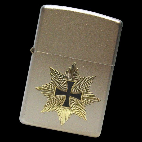 Original Zippo Feuerzeuge, Zippo Sturmfeuerzeuge mit Gravur, Goldgravur in 2D oder 3D mit dem eigenen Wappen, Motiv oder Logo, fertigt die W. Schwemmlein GmbH aus Bayreuth.