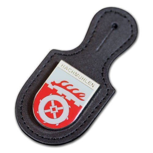 Verbandsabzeichen, Brustanhänger, Lederanhänger, Metallwappen auf Leder mit eigenem Wappen, Logo oder Motiv, gedruckt oder geprägt für THW, Malteser, Rotes Kreuz, Johanniter, Firmen Städte und Verbände, von der W. Schwemmlein GmbH aus Bayreuth