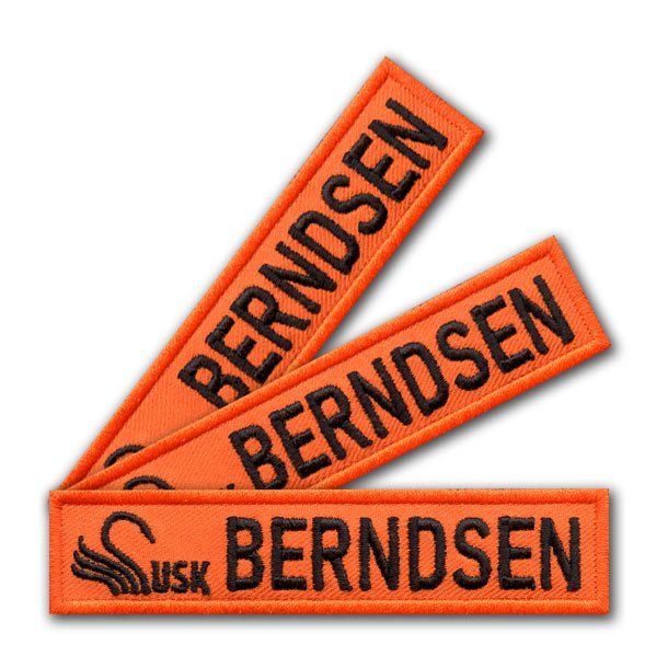 Namensstreifen, Namensbänder personalisiert oder mit dem eigenen Wappen oder Logo bestickt, von der Schwemmlein GmbH aus Bayreuth