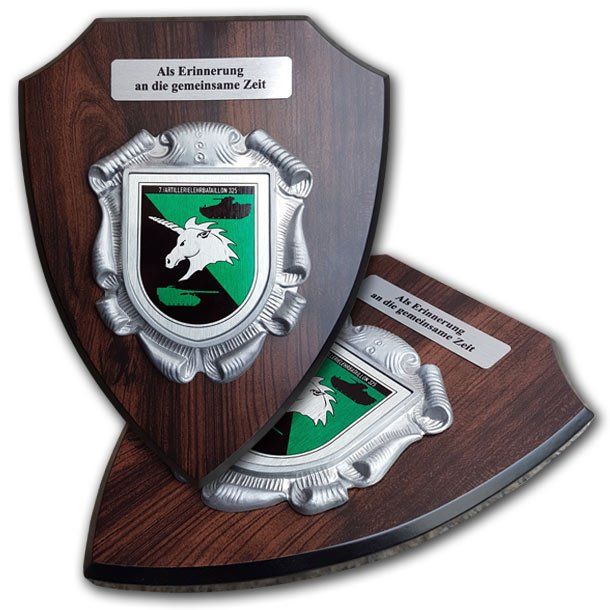 Aluminium-Wappen mit Wappenverzierung, Textschleifen oder Textbalken mit eigenem Wappen, Logo oder Motiv von der W. Schwemmlein GmbH für Bundeswehr, Polizei, Bundespolizei, Zoll, Organisationen, Vereine oder Privat.