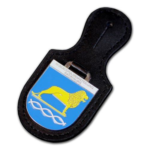Verbandsabzeichen, Brustanhänger, Lederanhänger, Metallwappen auf Leder für die Polizei, Bundespolizei, Zoll, Spezialeinheiten, mit eigenem Wappen, Logo oder Motiv, gedruckt oder geprägt von der W. Schwemmlein GmbH aus Bayreuth