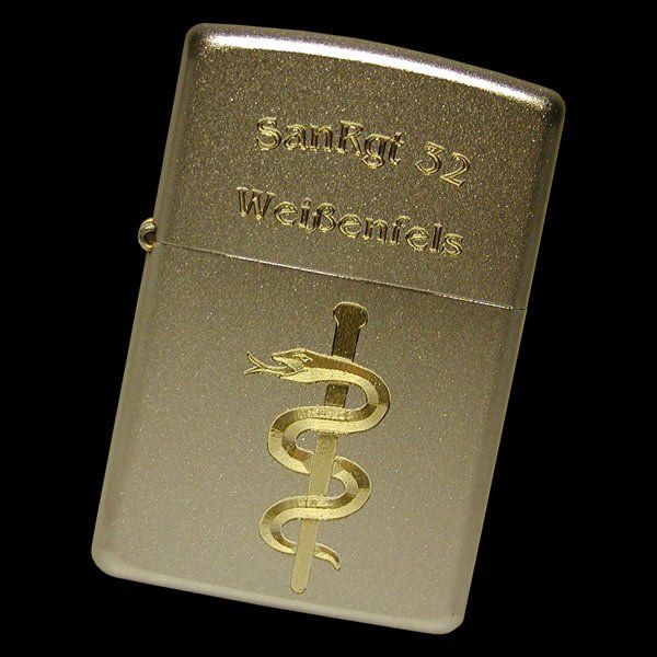 Original Zippo Feuerzeuge, Zippo Sturmfeuerzeuge mit Gravur, Goldgravur in 2D oder 3D mit dem eigenen Wappen, Motiv oder Logo, fertigt die W. Schwemmlein GmbH aus Bayreuth.