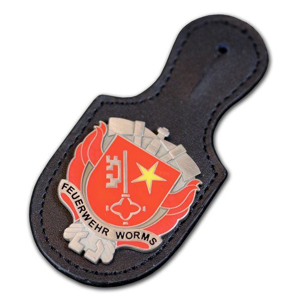 Brustanhänger, Verbandsabzeichen, Lederanhänger für die Feuerwehr mit dem eigenen Wappen, Logo oder Motiv, fertigt die W. Schwemmlein GmbH aus Bayreuth in geprägter oder gedruckter Ausführung