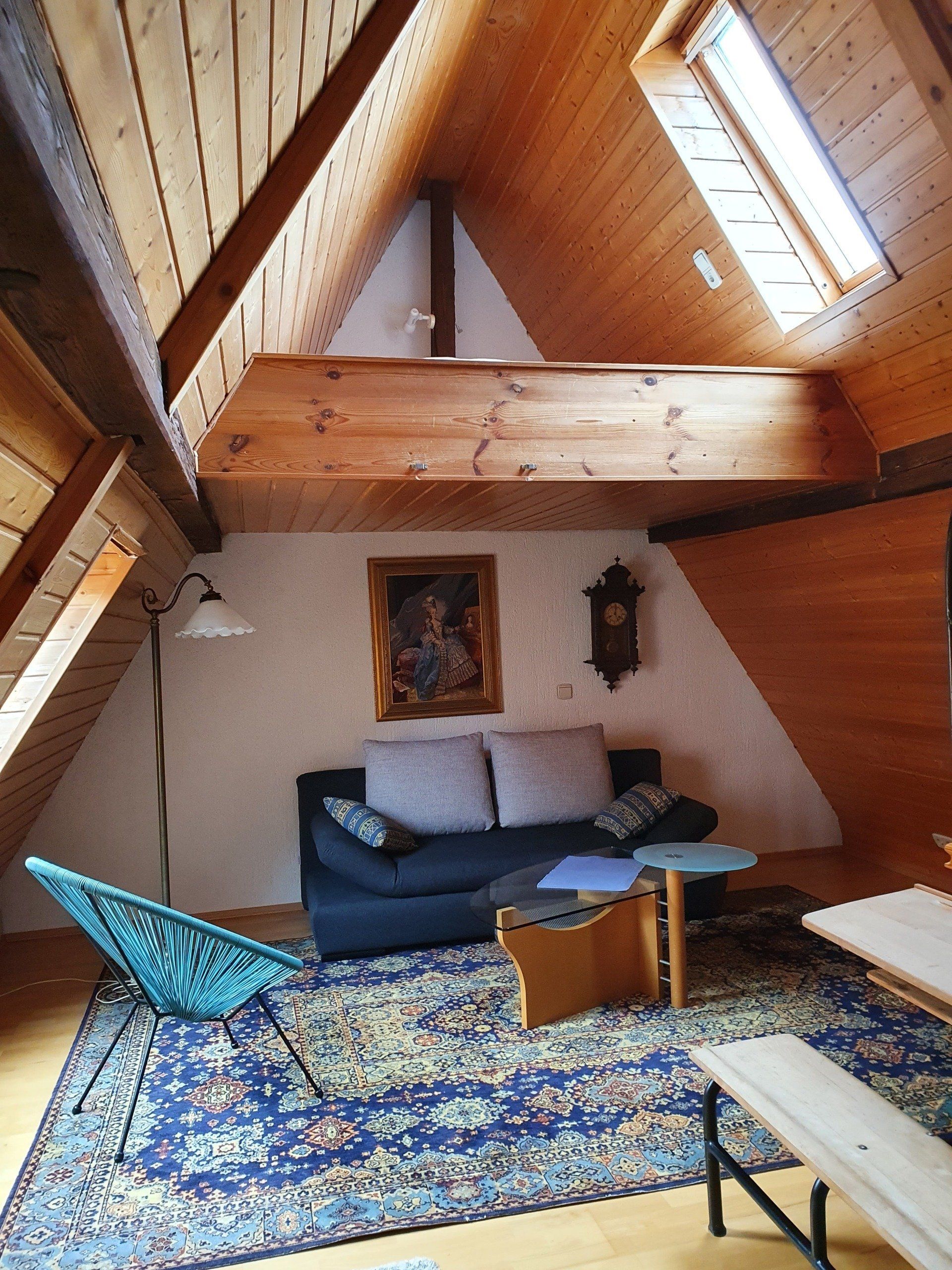 zusätzl. Schlafgelegenheiten auf dem Ausziehsoafa oder auf dem Matrazenlager