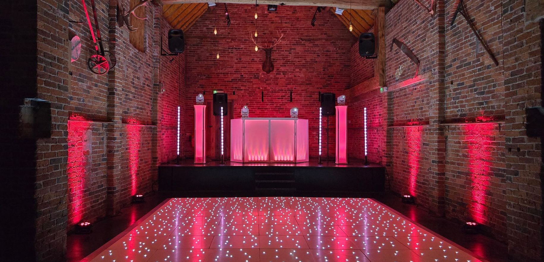 Donington Park Farmhouse - Pink Hearts