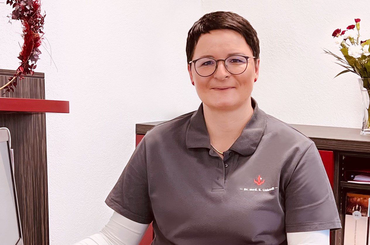 Frau Dr. Kathrin Unkrodt Dr. Kathrin Unkrodt Hausarzt im Oderbruch in Neulewin Portrait