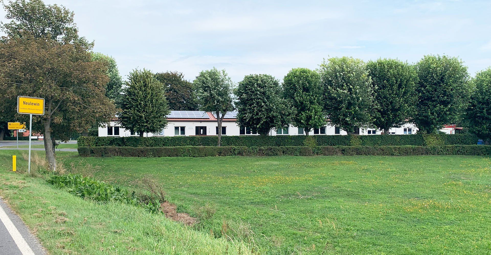 Dr. Kathrin Unkrodt Hausarzt im Oderbruch in Neulewin Hausansicht