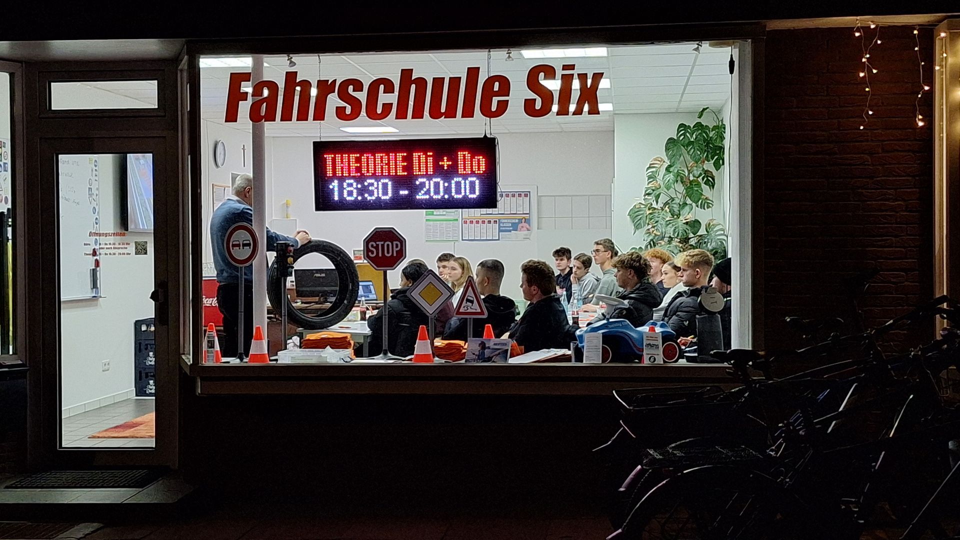 Theorieabend Fahrschule Six Wunstorf