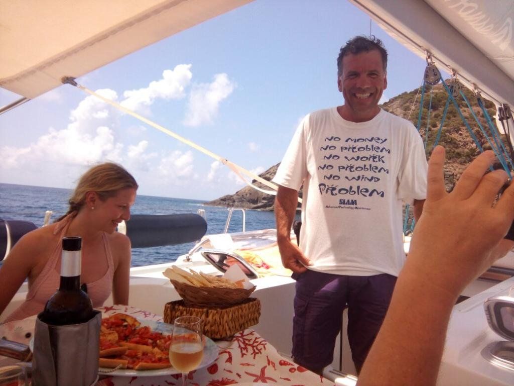 Escursioni  in barca a vela con aperitivi al mattino e al pomeriggio