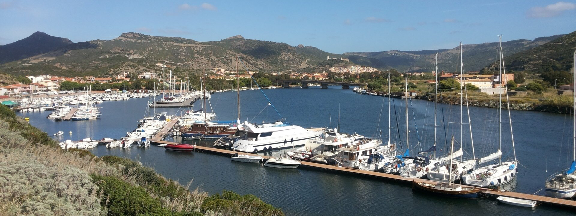 Barca a vela in Sardegna, Hansiosa all’ormeggio